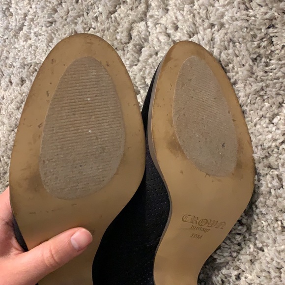 Crown Vintage Black Perforated Ankle Booties Block Heel Comfortable Casual - Picture 3 of 6